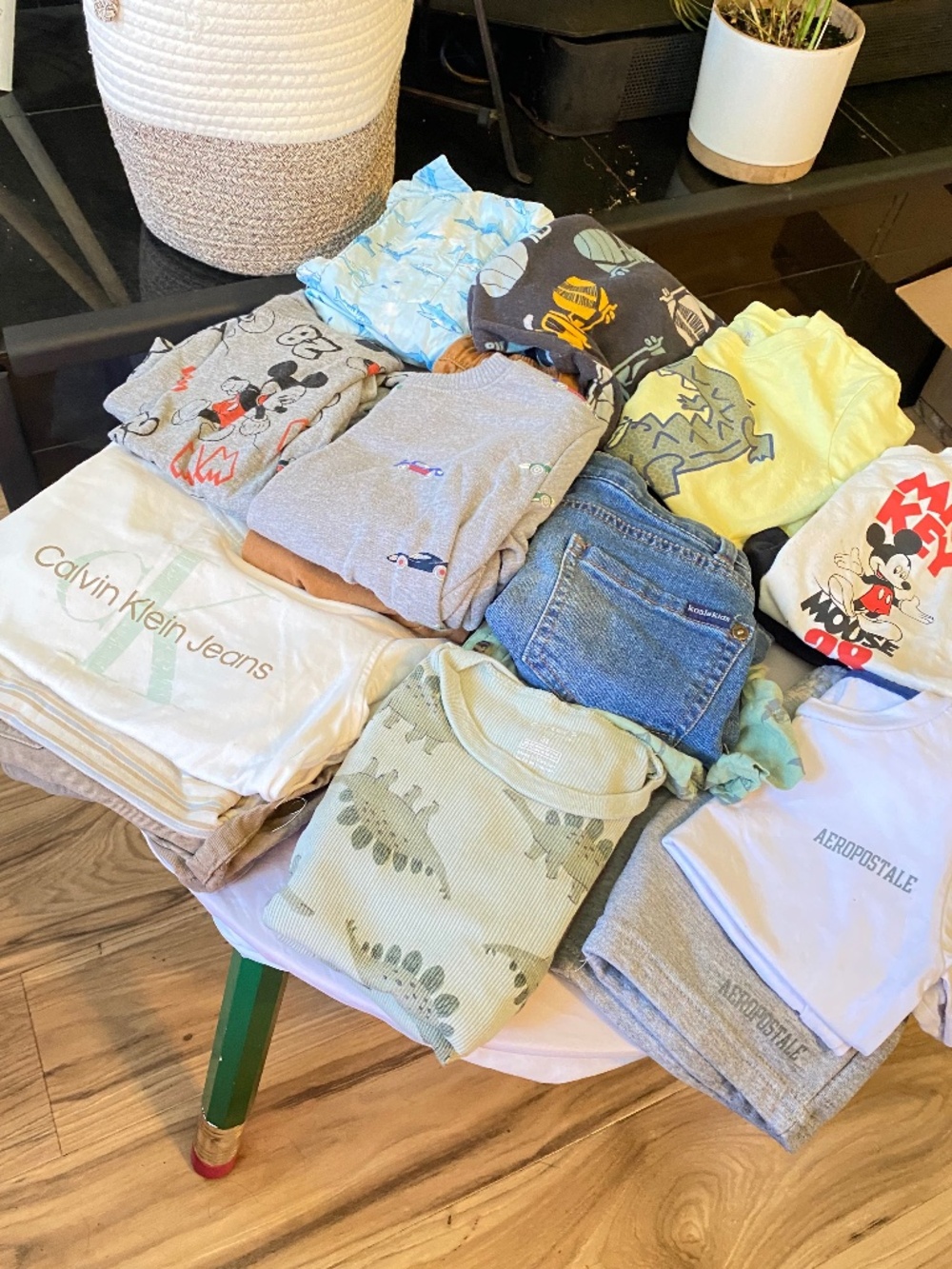 Children’s 3T clothing ( Calvin Klein, carters, Aeropostale,Mickey Mouse, and mo